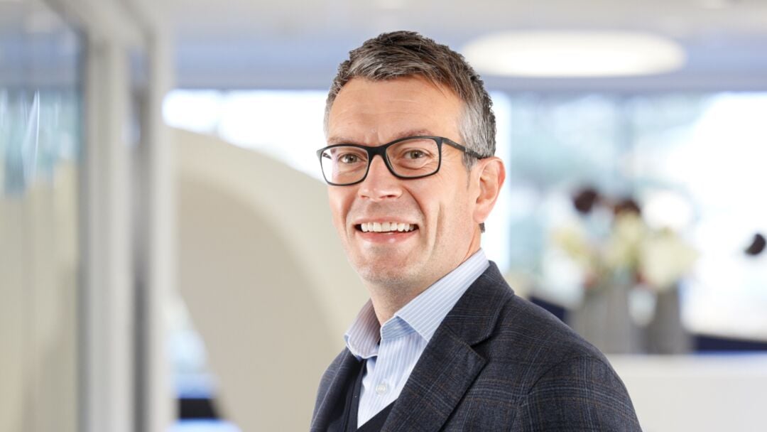 Web_Desktop-2025_ISS_James Sharkey